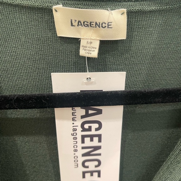 Elegant Green Button-Down Dress - Picture 4 of 4